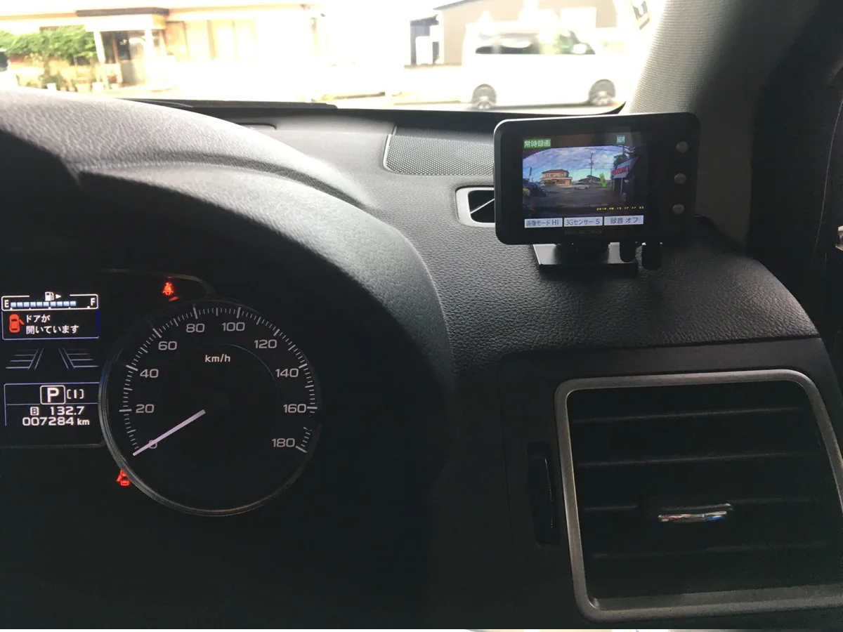 スバル　XV ドライブレコーダー取り付け 作業画像 04