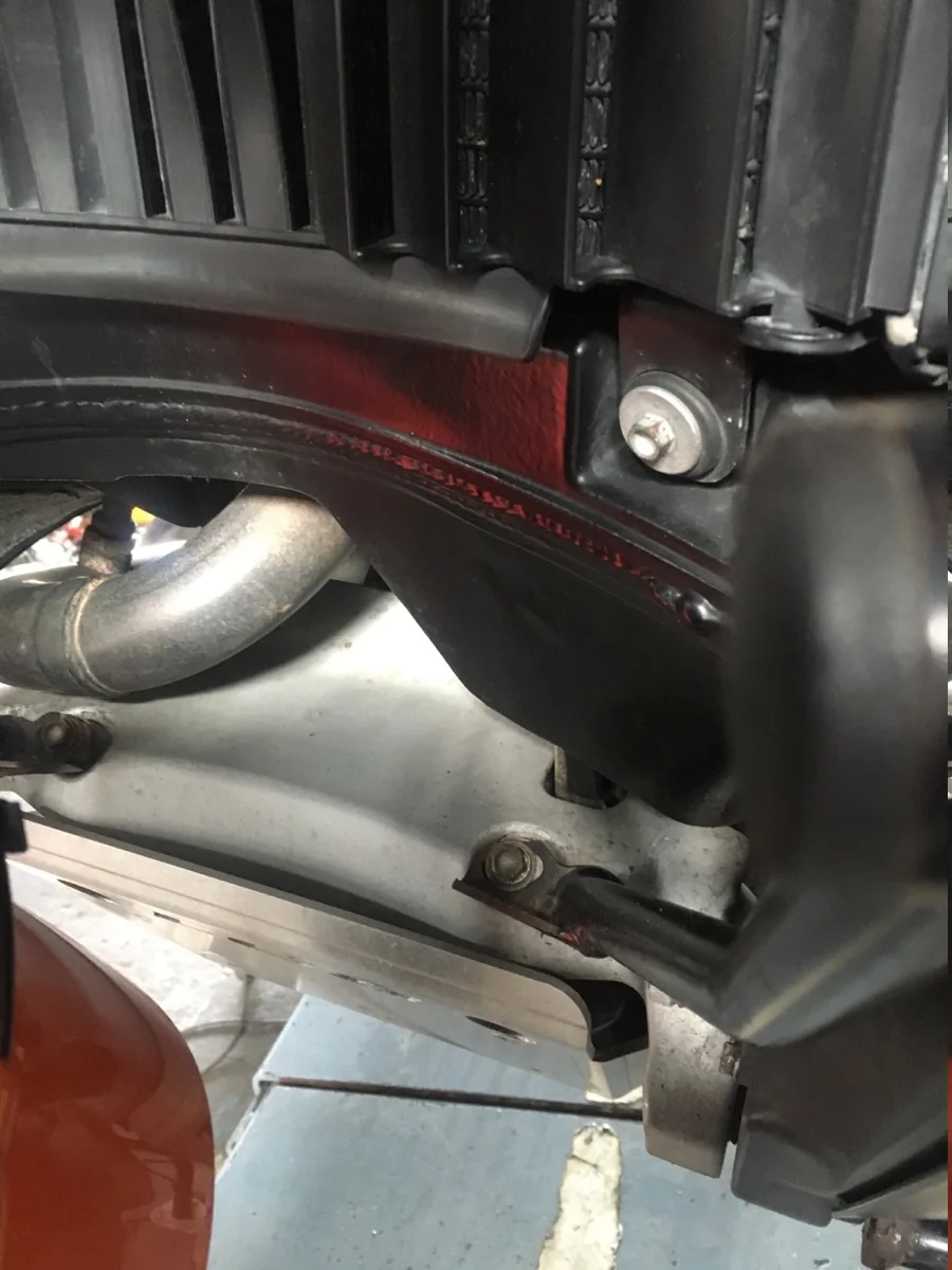 KTM 990アドベンチャー 作業画像 01