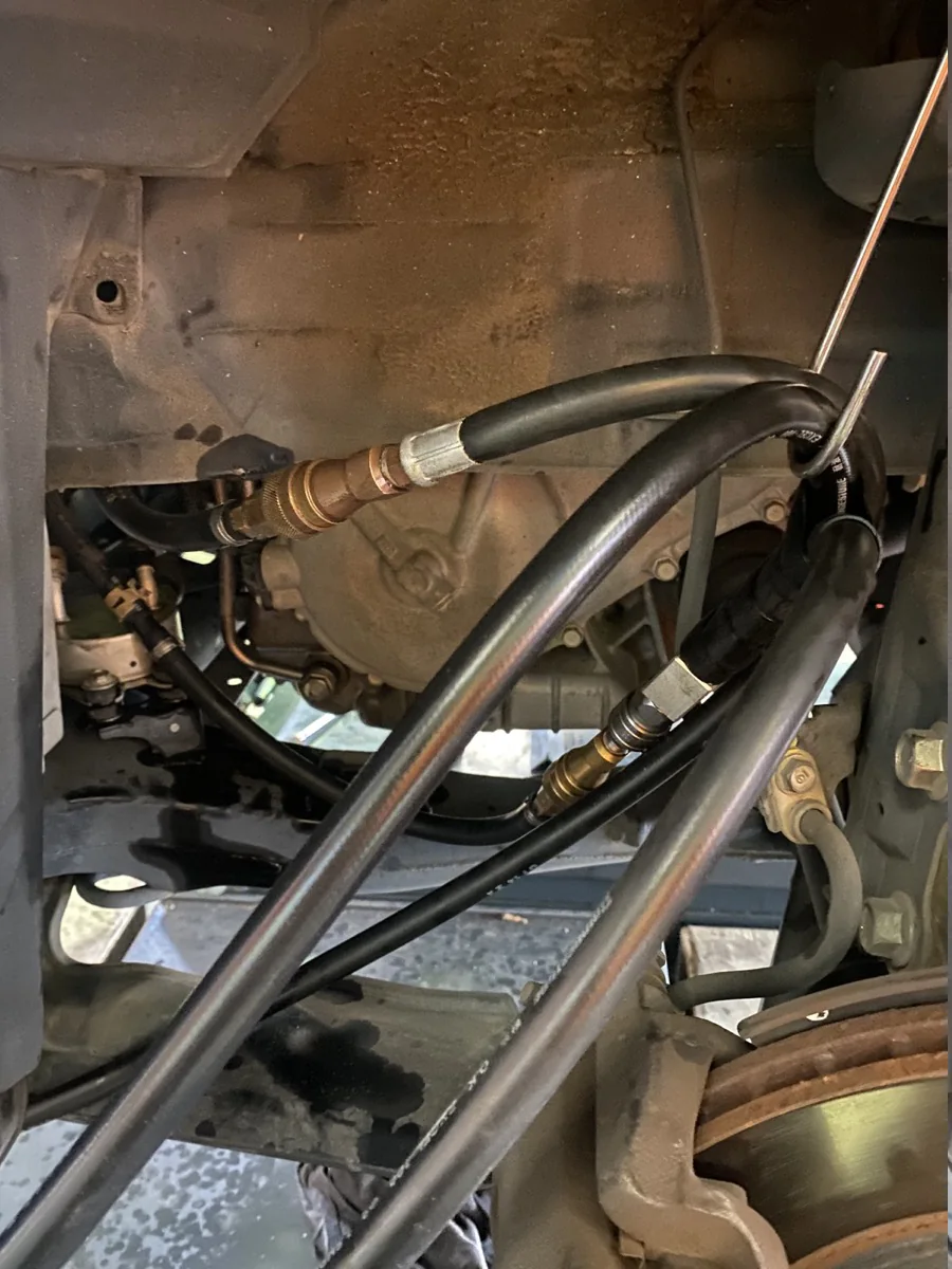 ステップワゴンCVT-F 圧送交換 作業画像 05