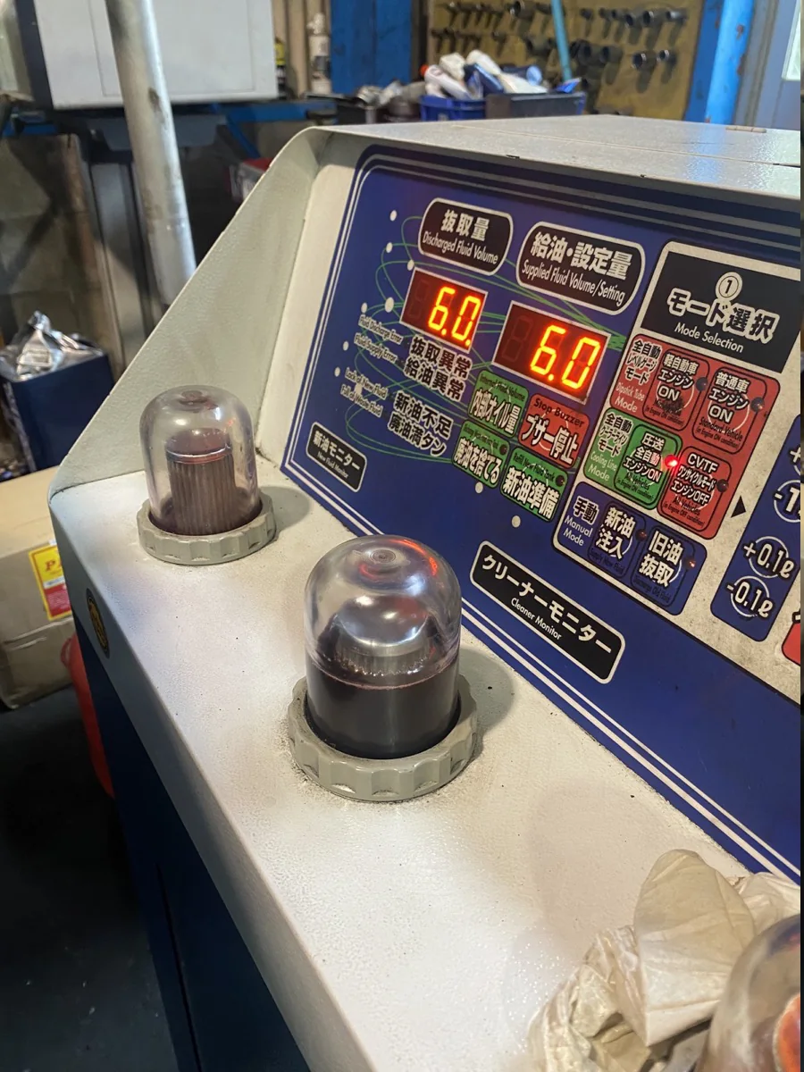 マークX ATF交換　トルコン太郎圧送循環 作業画像 04