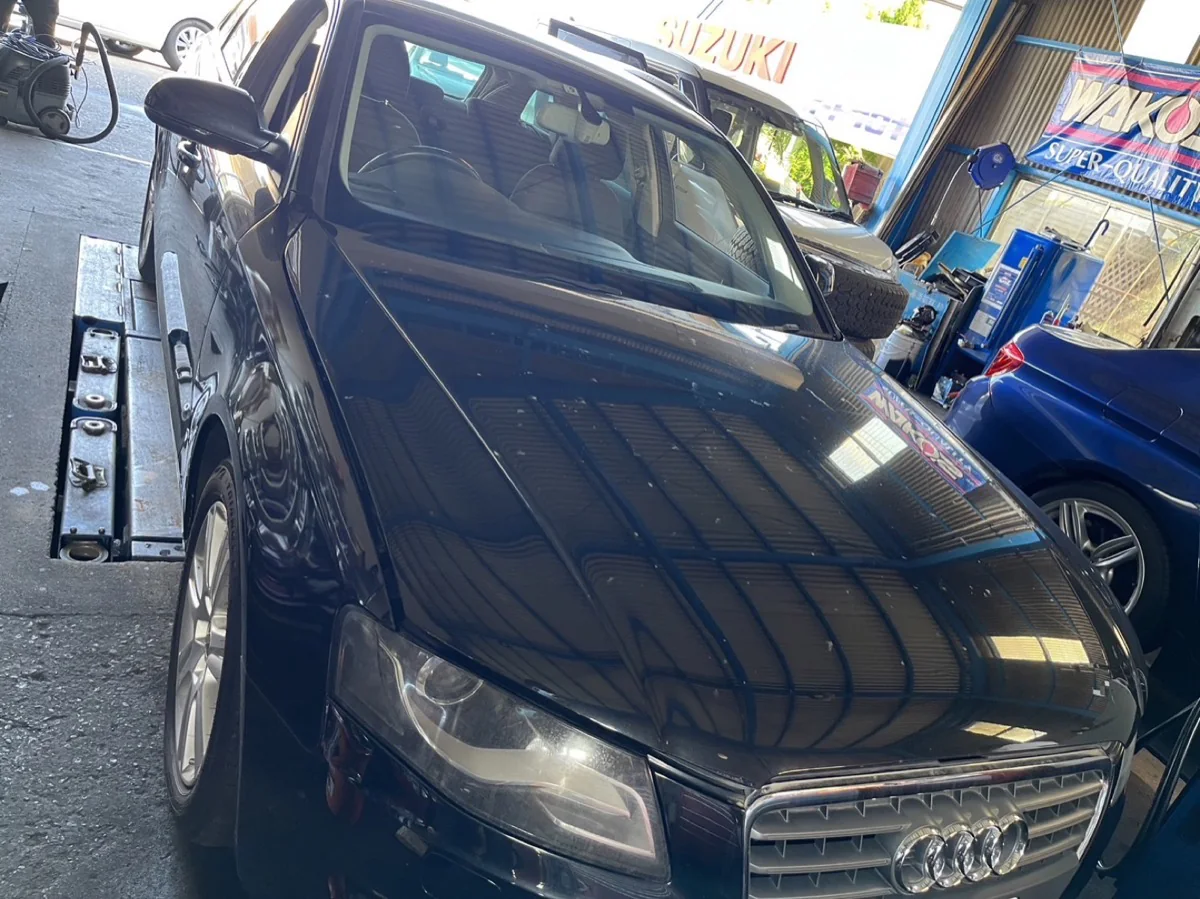 Audi A4 オイル漏れ修理他 作業画像 02
