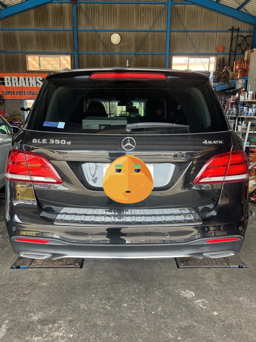 メルセデス　GLE　9Gトロニック圧送交換 作業画像 01