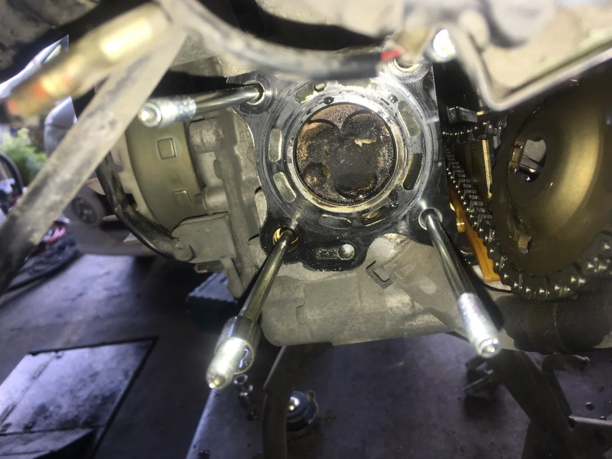 バイク修理 作業画像 01