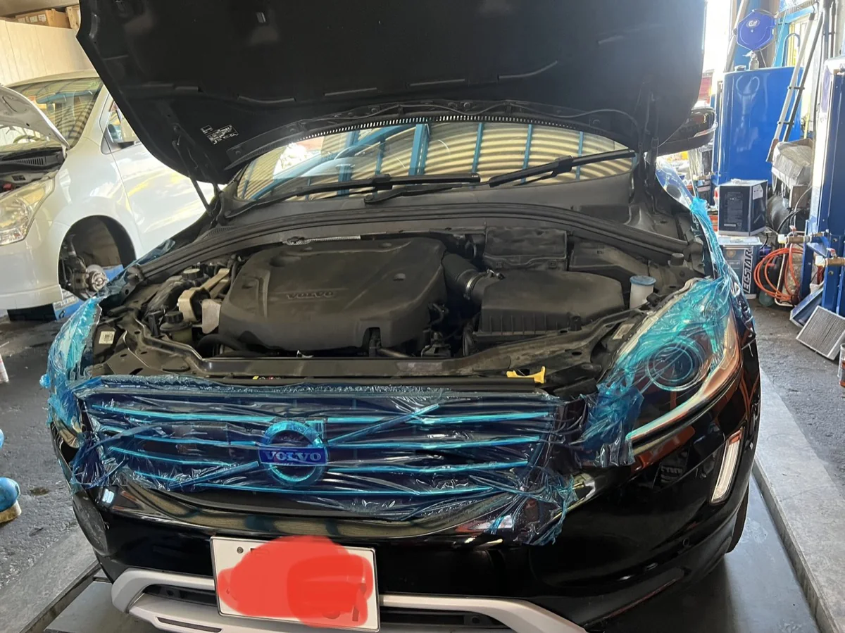 VOLVO XC60 修理 作業画像 01